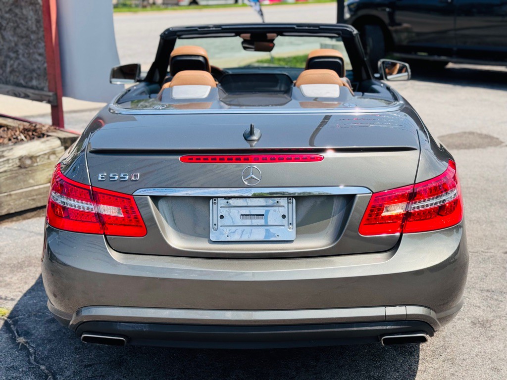 2011 Mercedes-Benz E-Class Image 12