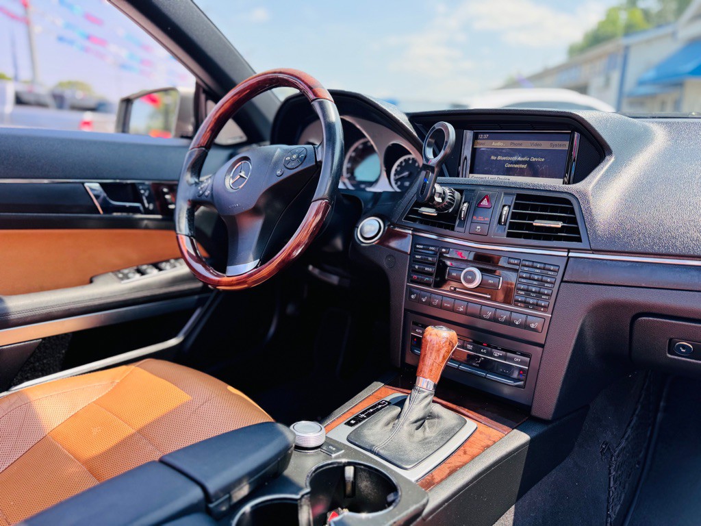 2011 Mercedes-Benz E-Class Image 32