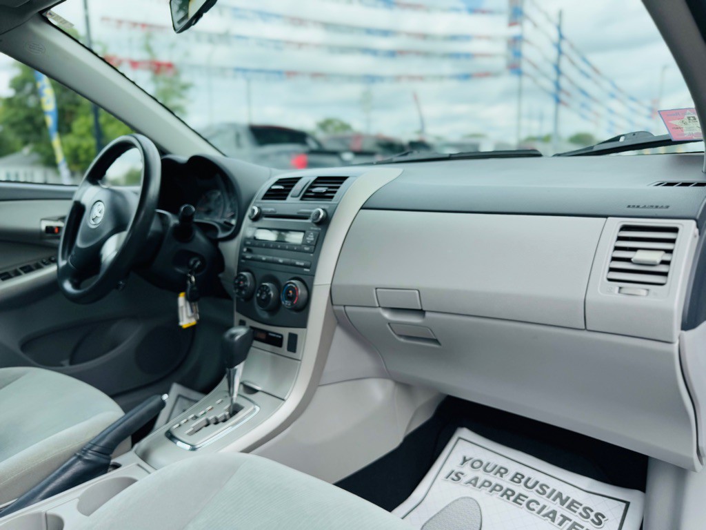 2011 Toyota Corolla Image 17
