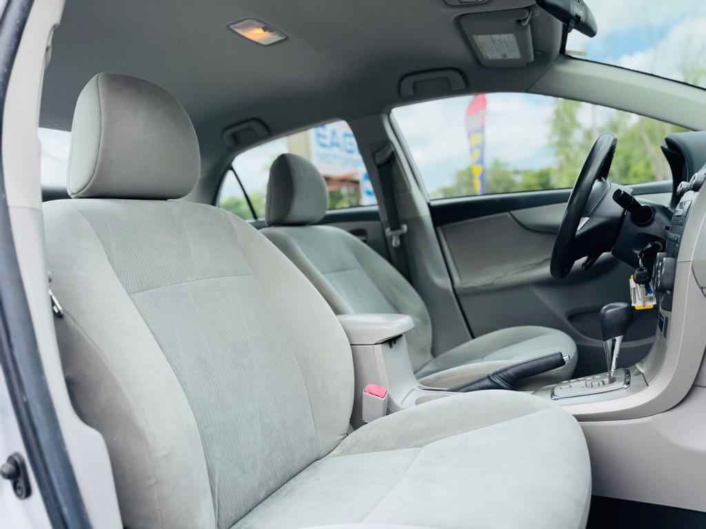 2011 Toyota Corolla Image 19