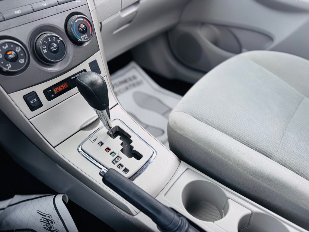 2011 Toyota Corolla Image 27