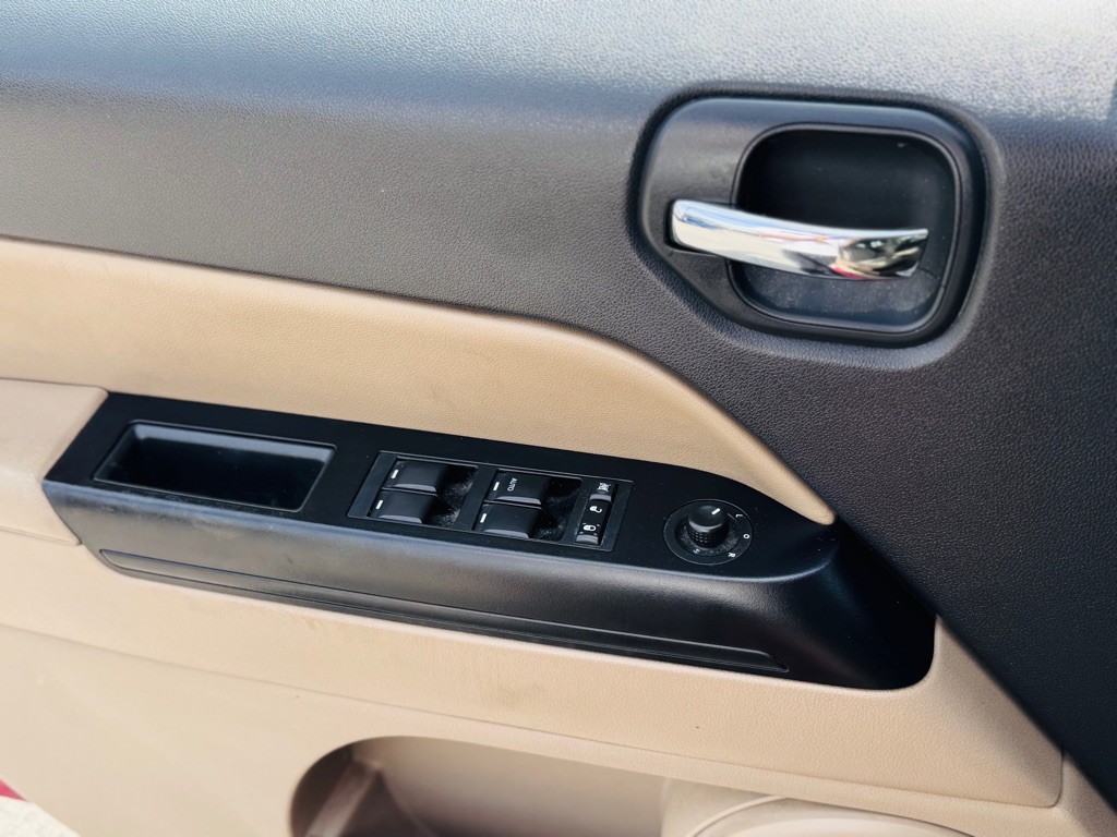 2011 Jeep Patriot Image 14