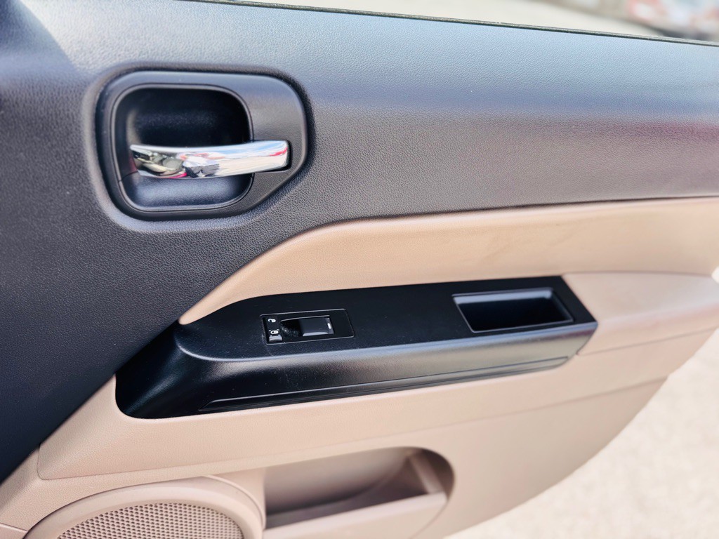 2011 Jeep Patriot Image 16