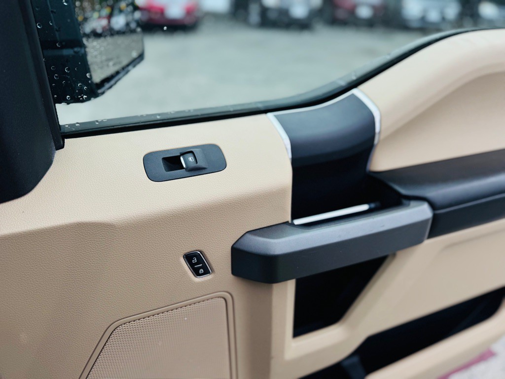 2016 Ford F-150 Image 18