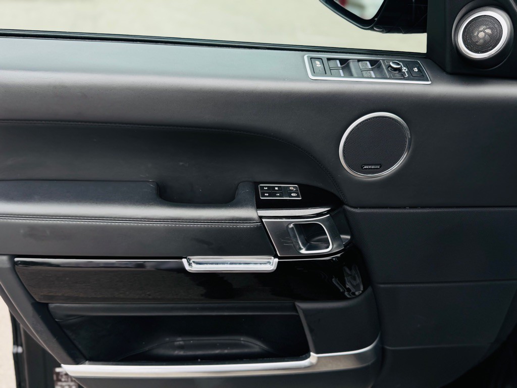 2014 Land Rover Range Rover Image 19