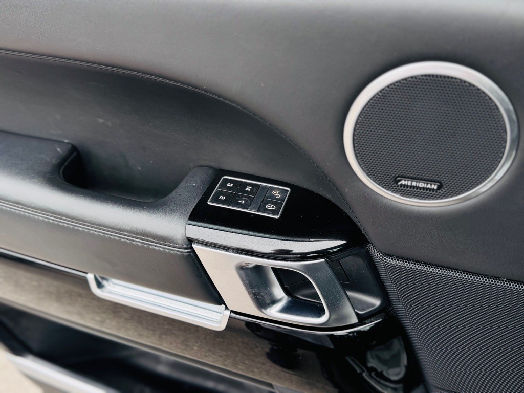 2014 Land Rover Range Rover Image 21