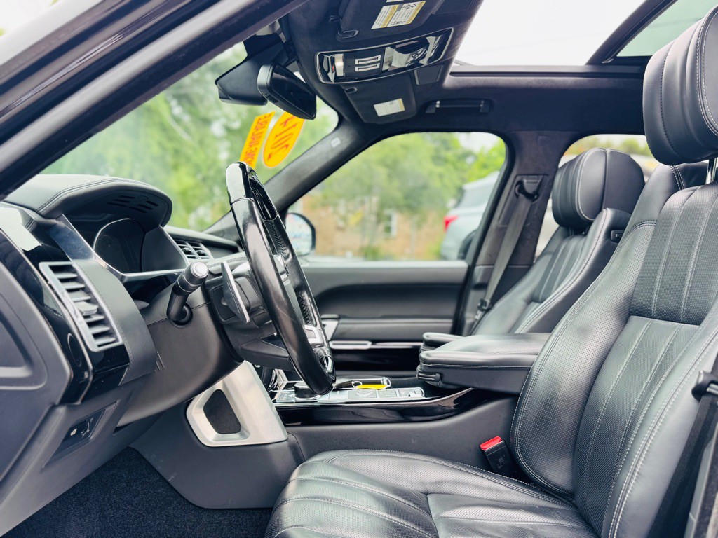 2014 Land Rover Range Rover Image 24