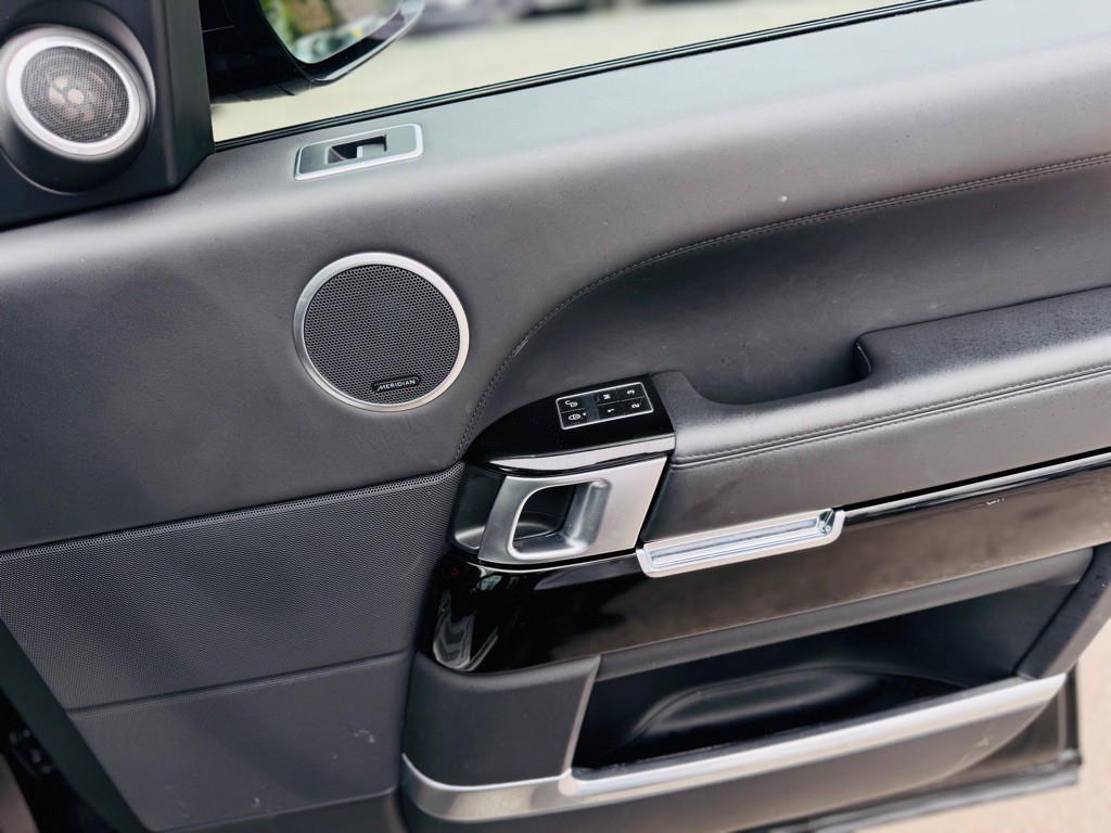 2014 Land Rover Range Rover Image 28