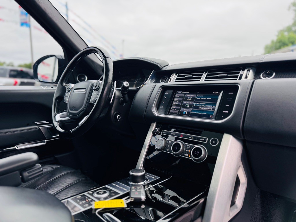 2014 Land Rover Range Rover Image 32