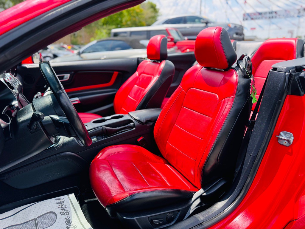 2020 Ford Mustang Image 23