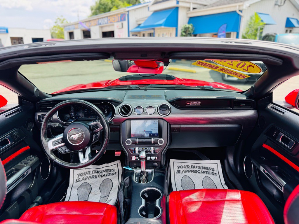 2020 Ford Mustang Image 30