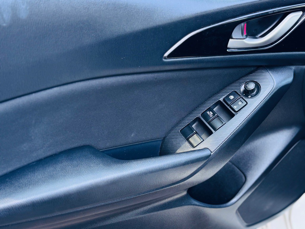 2015 Mazda Mazda3 Image 12