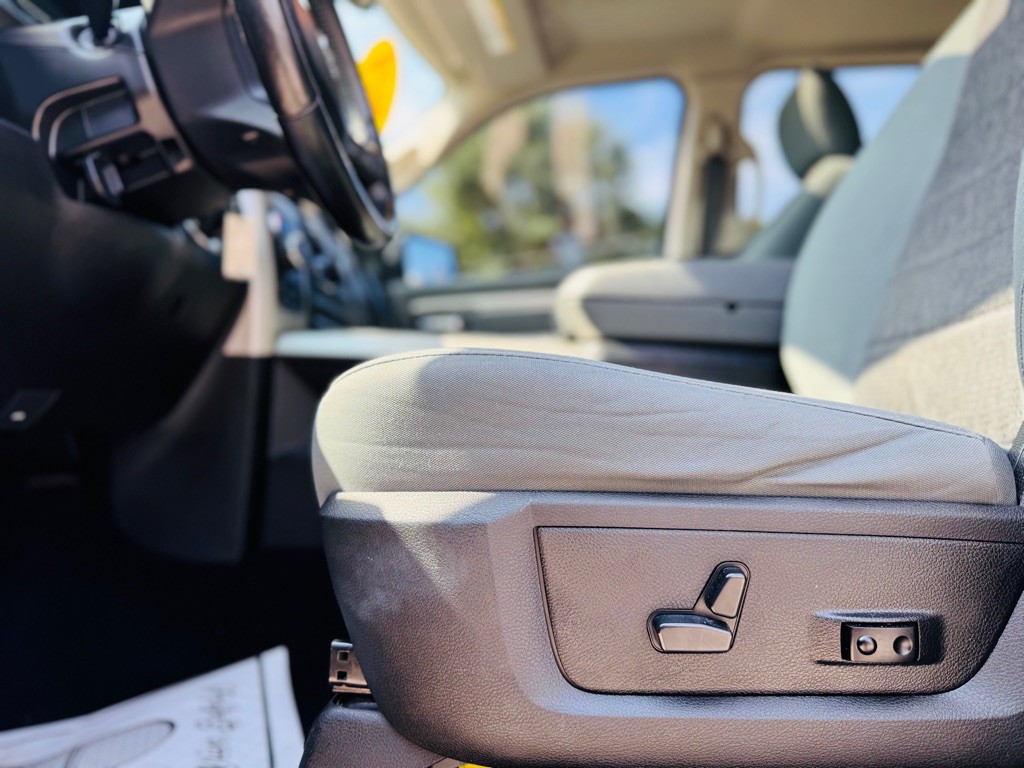 2015 RAM 1500 Image 25