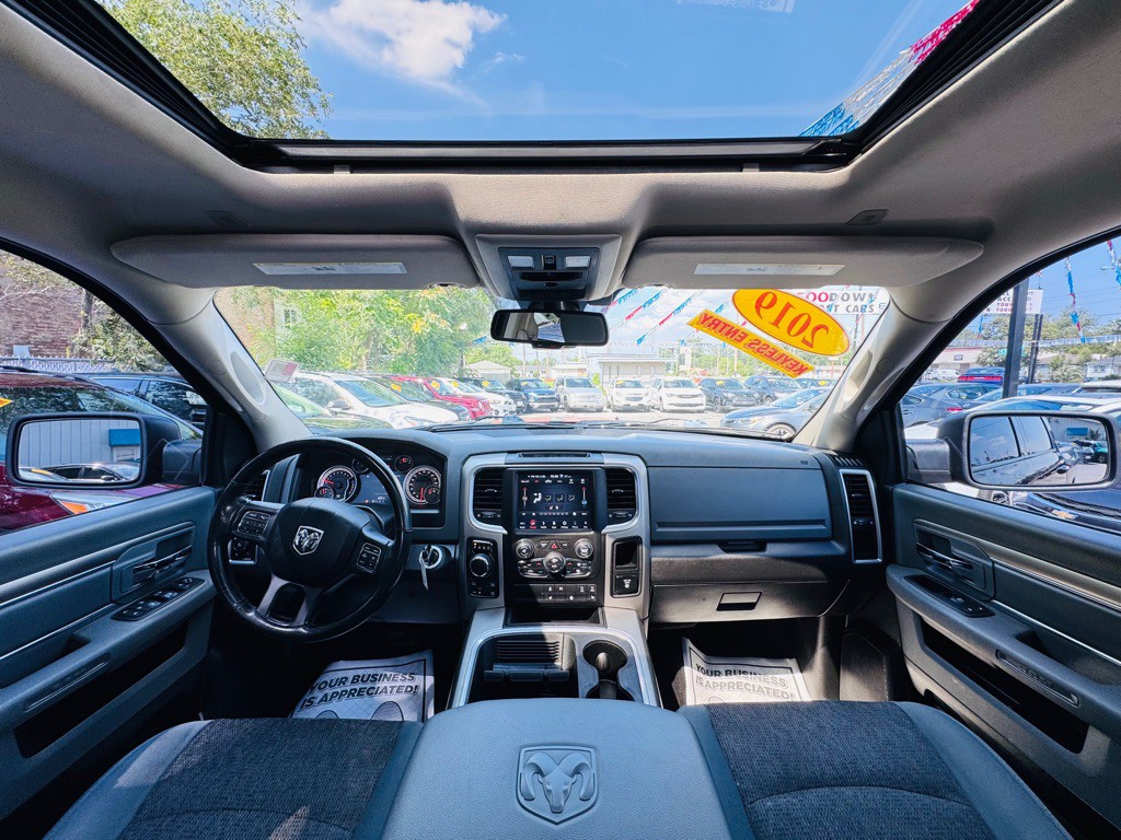 2015 RAM 1500 Image 35