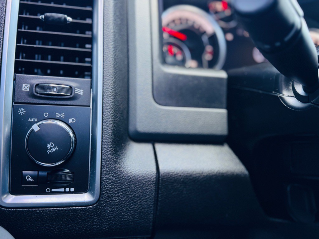 2015 RAM 1500 Image 40
