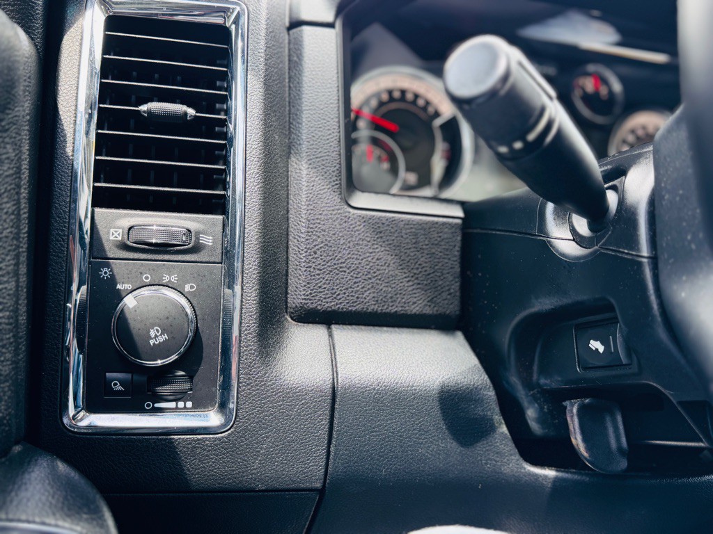 2015 RAM 1500 Image 37