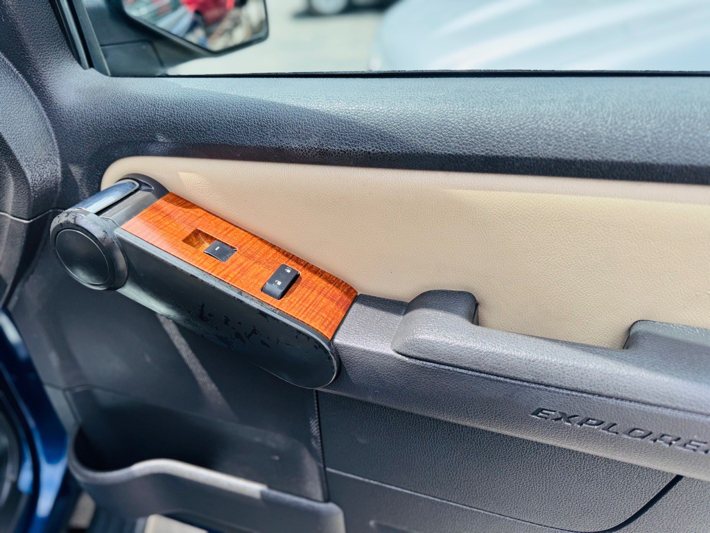 2008 Ford Explorer Image 18
