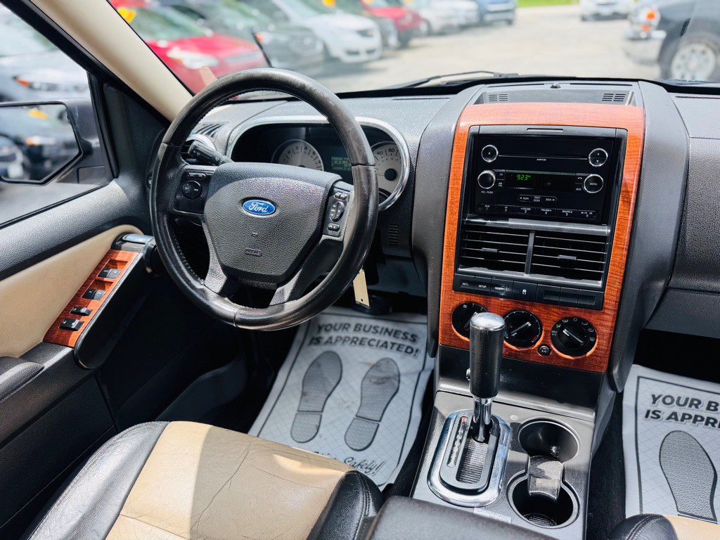 2008 Ford Explorer Image 28