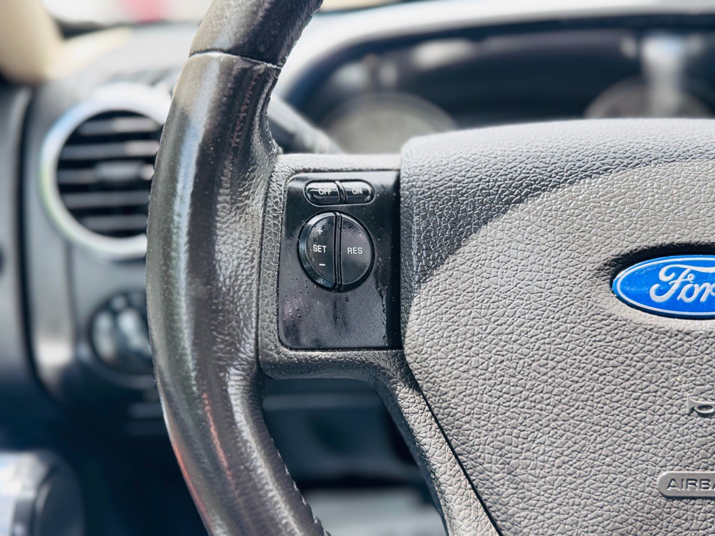 2008 Ford Explorer Image 30