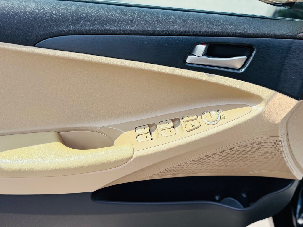 2011 Hyundai Sonata Image 15