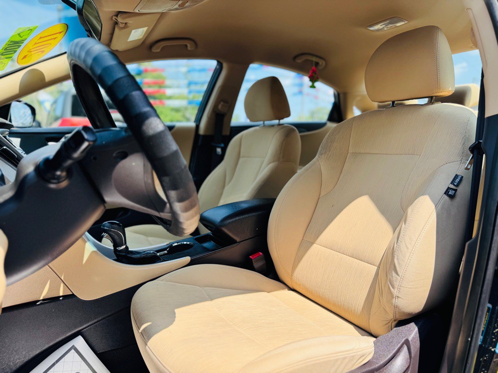 2011 Hyundai Sonata Image 17