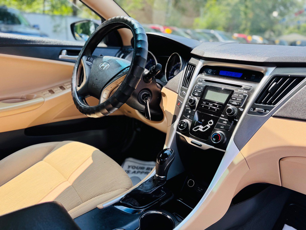 2011 Hyundai Sonata Image 20
