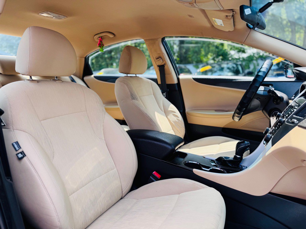 2011 Hyundai Sonata Image 21
