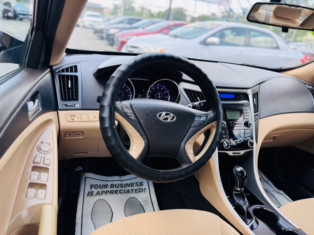 2011 Hyundai Sonata Image 23