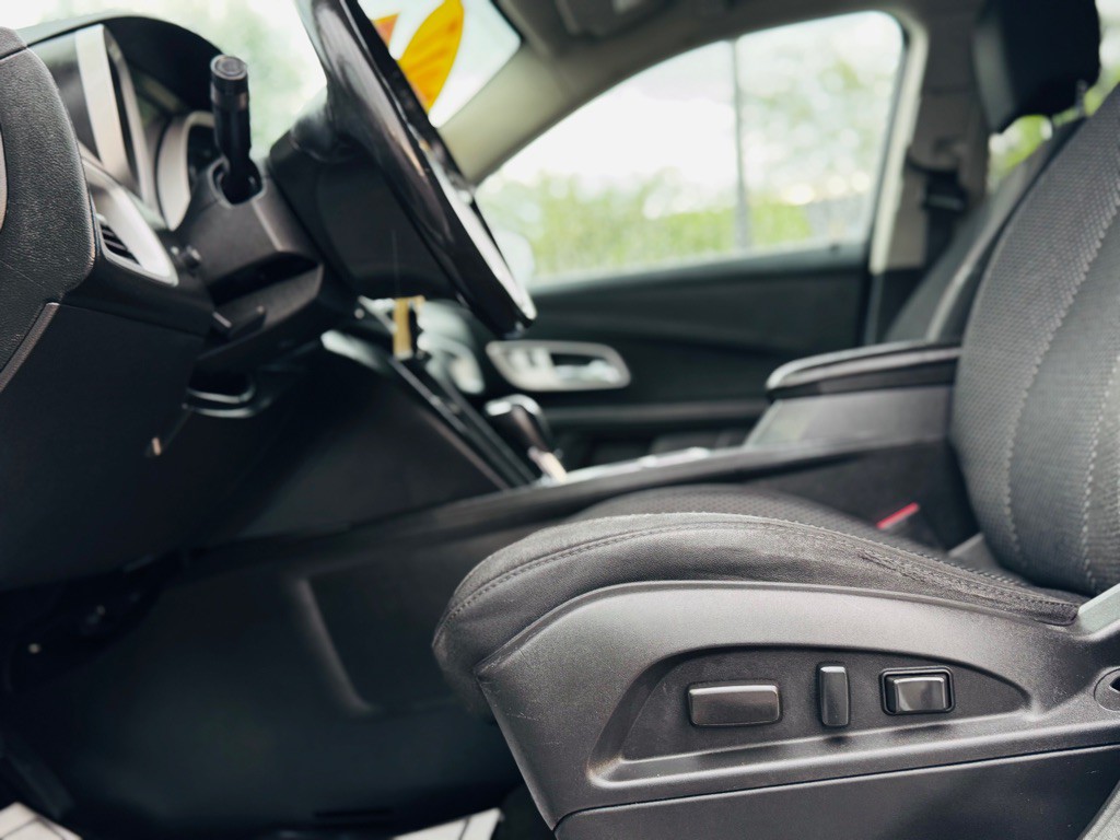 2017 Chevrolet Equinox Image 17