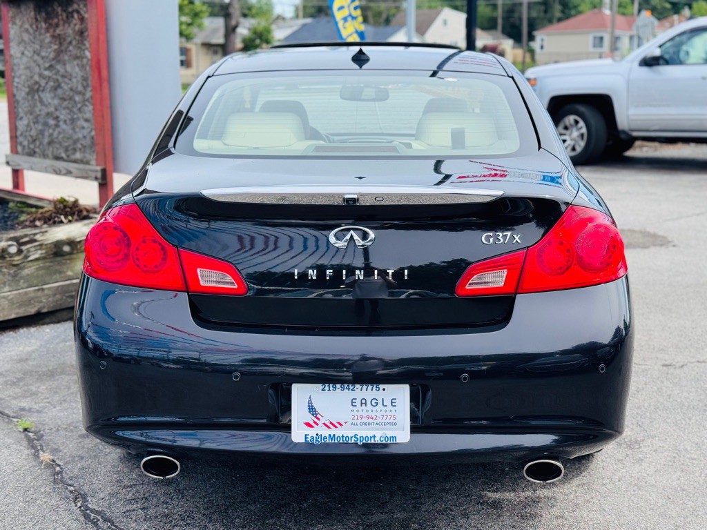 2012 INFINITI G37 Image 8