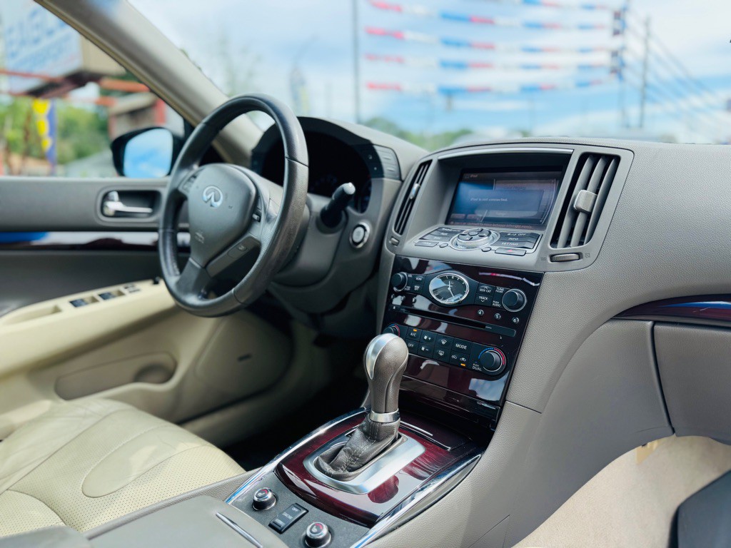 2012 INFINITI G37 Image 23