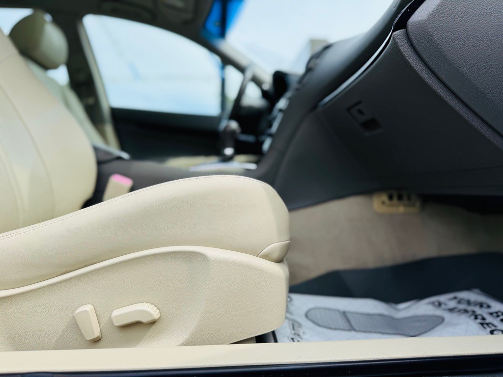 2012 INFINITI G37 Image 24