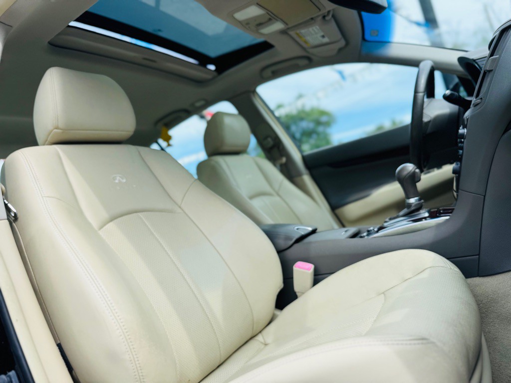 2012 INFINITI G37 Image 25