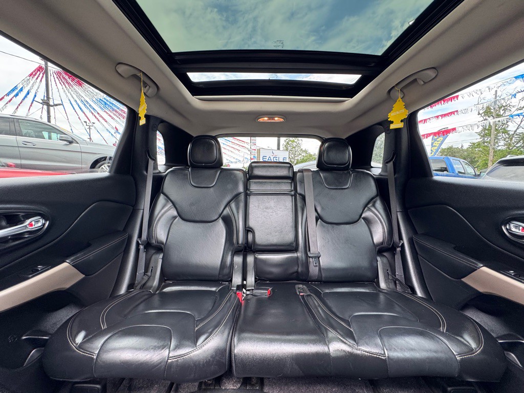 2017 Jeep Cherokee Image 24