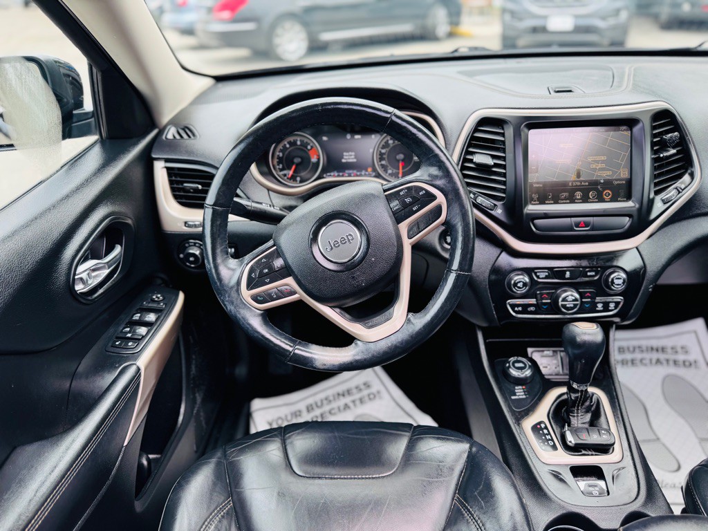 2017 Jeep Cherokee Image 28