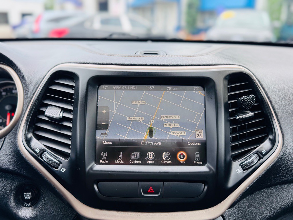 2017 Jeep Cherokee Image 35
