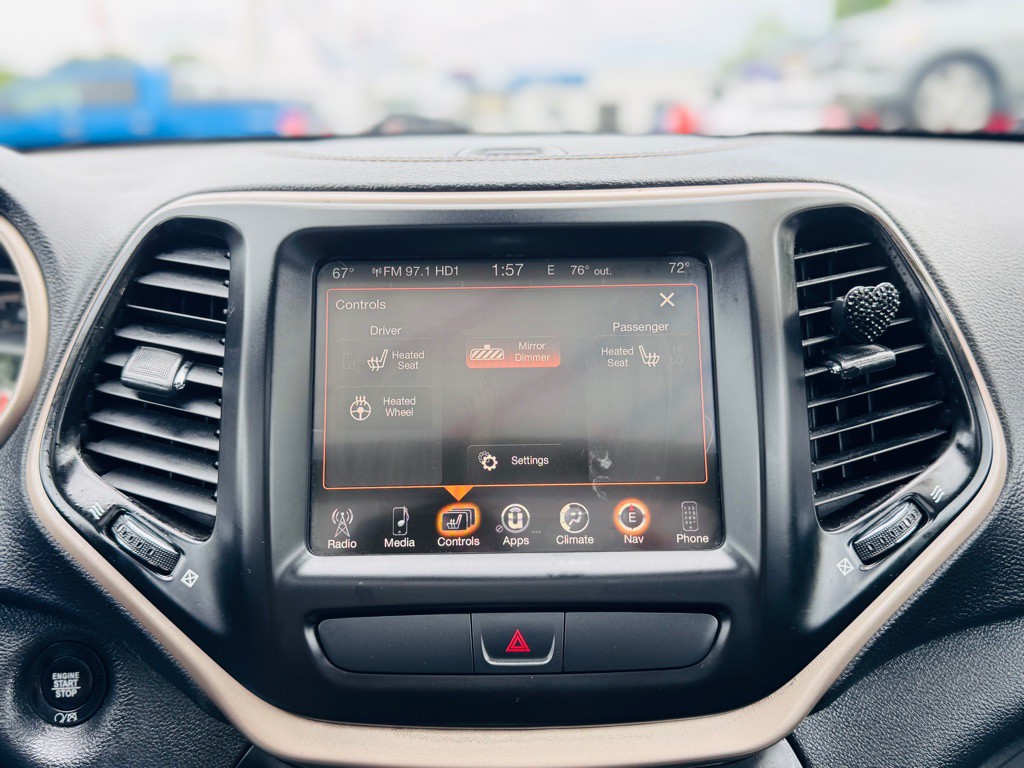 2017 Jeep Cherokee Image 37