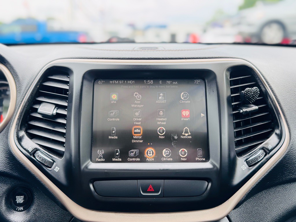 2017 Jeep Cherokee Image 38