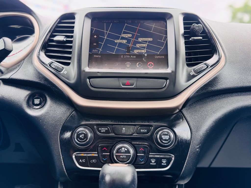 2017 Jeep Cherokee Image 39