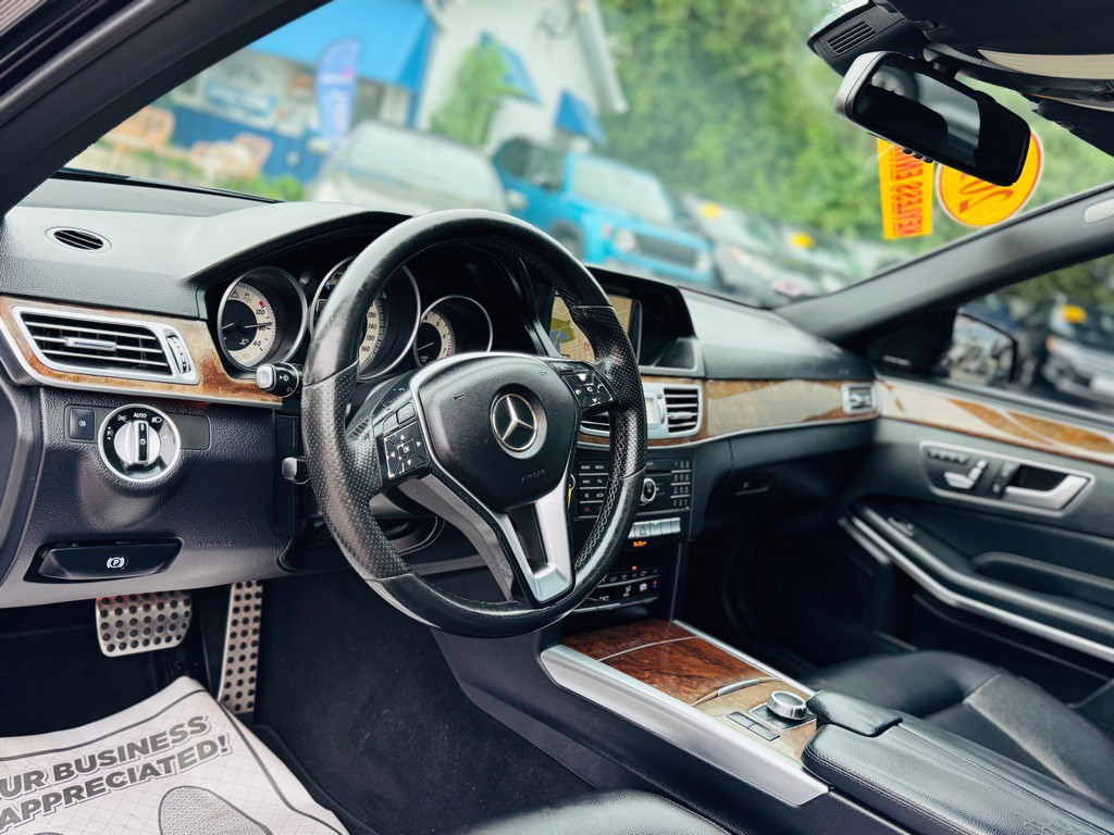 2016 Mercedes-Benz E-Class Image 22