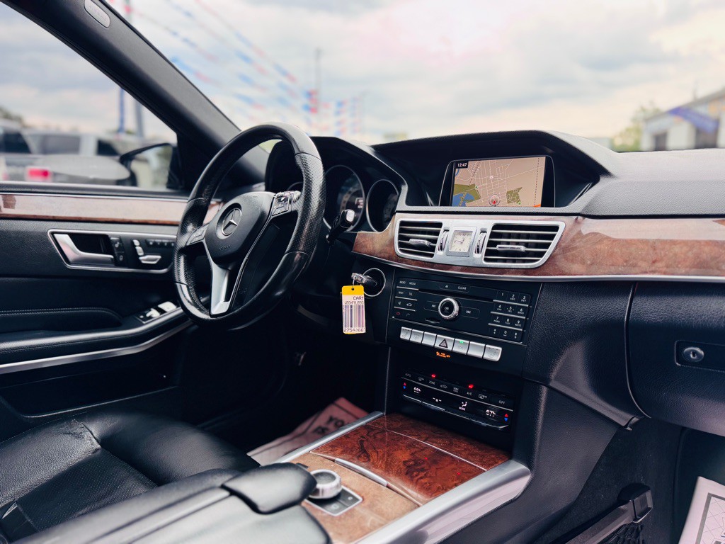 2016 Mercedes-Benz E-Class Image 27