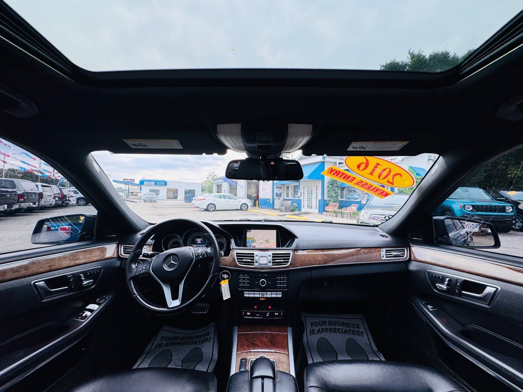 2016 Mercedes-Benz E-Class Image 29