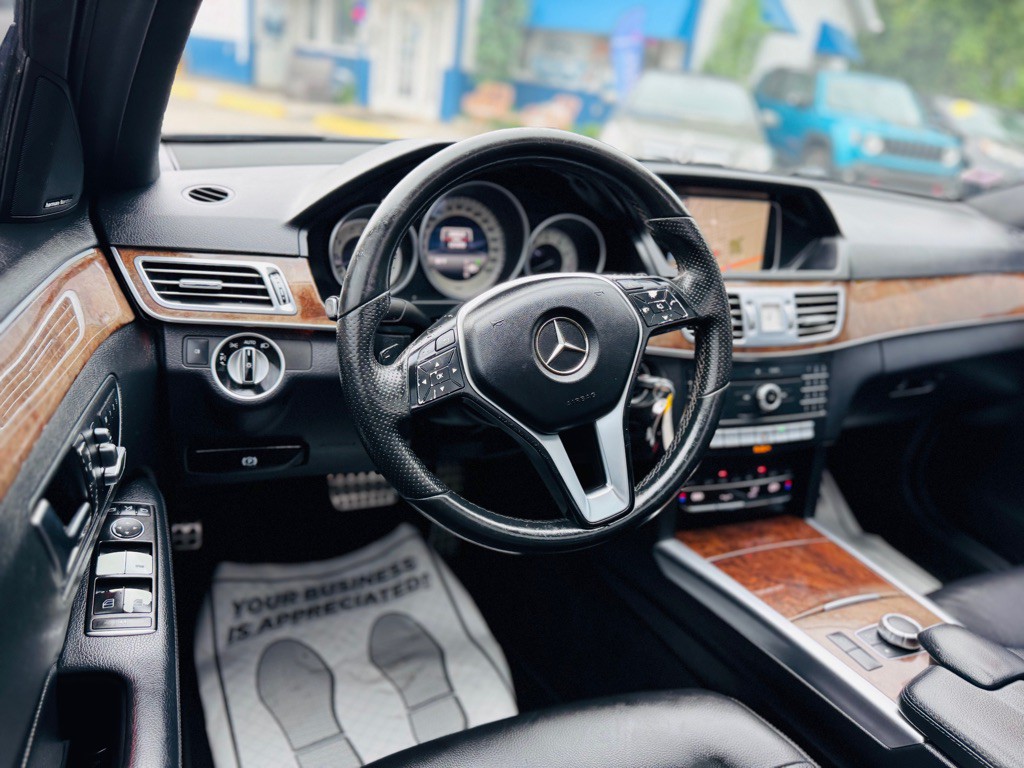 2016 Mercedes-Benz E-Class Image 31