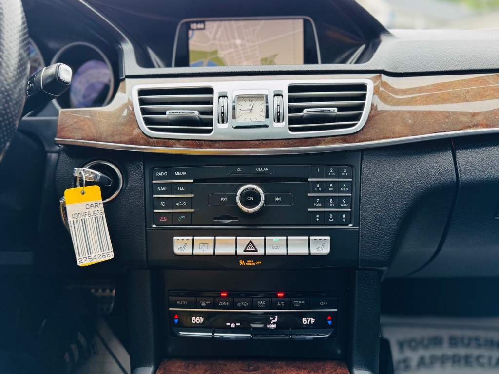 2016 Mercedes-Benz E-Class Image 42