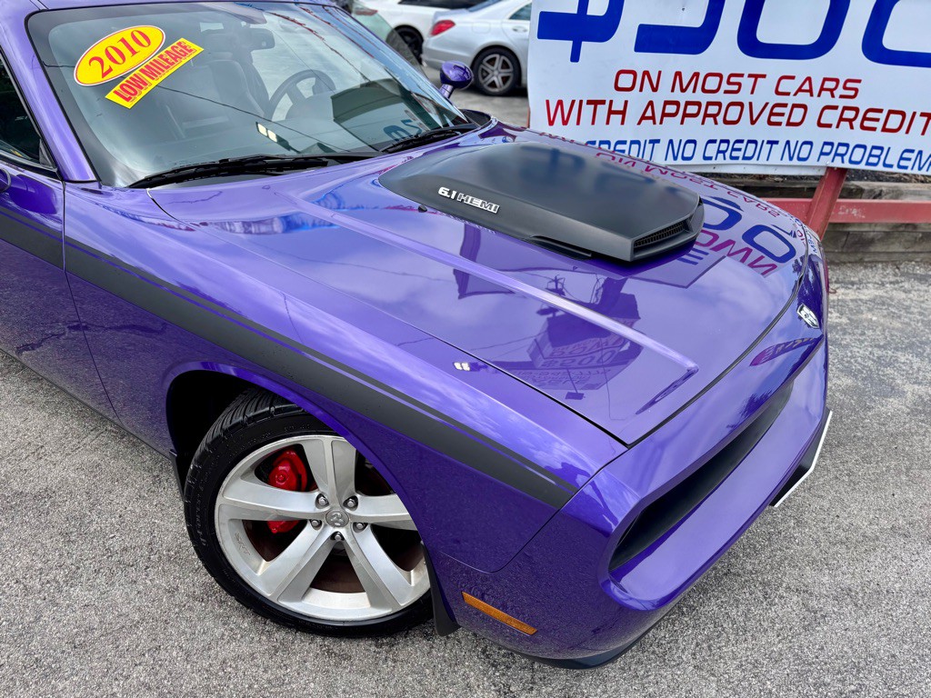 2010 Dodge Challenger Image 9