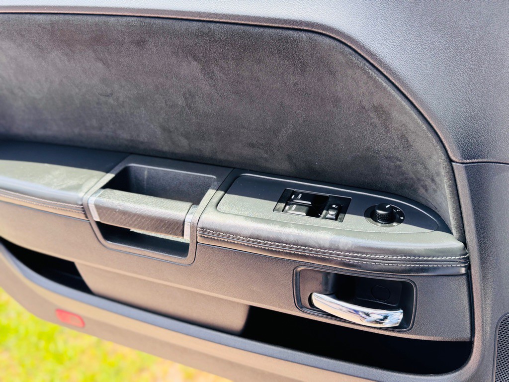 2010 Dodge Challenger Image 25