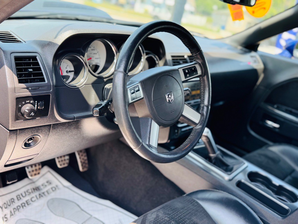 2010 Dodge Challenger Image 26