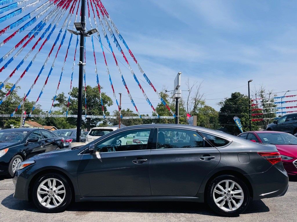 2013 Toyota Avalon Image 9