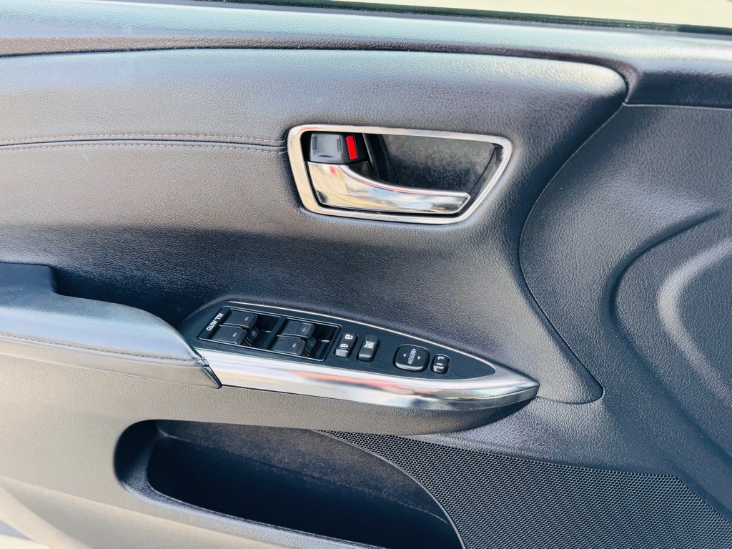 2013 Toyota Avalon Image 13