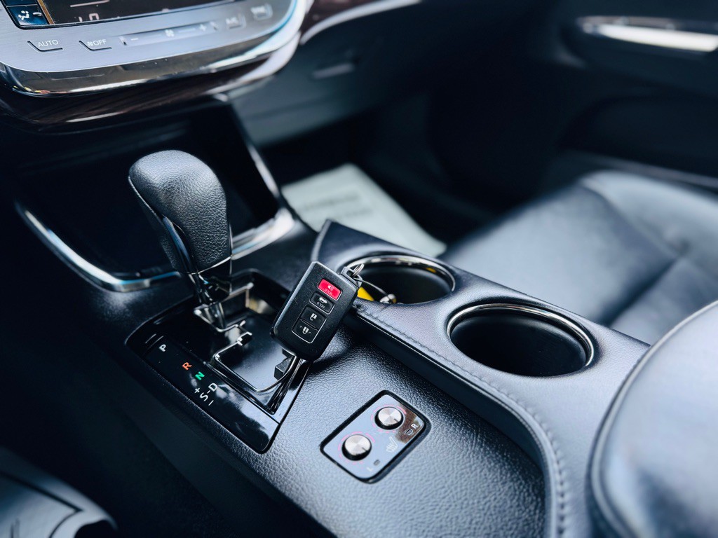 2013 Toyota Avalon Image 32